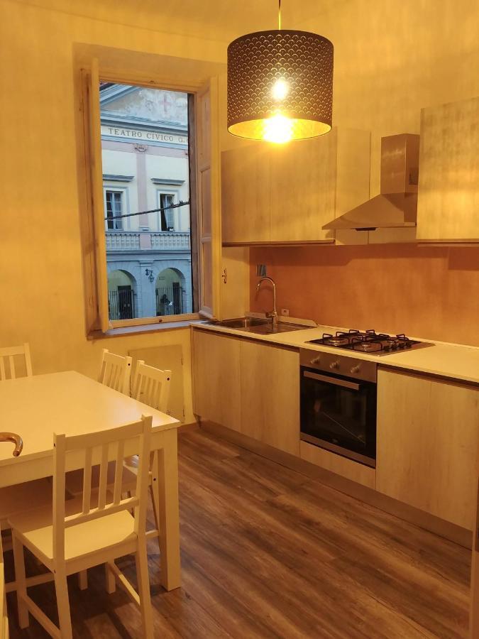 Dolce Eporedia Intero Alloggio Nel Centro Storico Ivrea Buitenkant foto